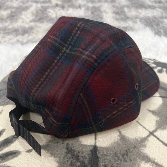 Supreme 5 panel camper hat - Picture 4 of 4